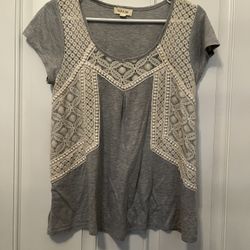 Taylor And Sage Women’s Shirt. Size Large 