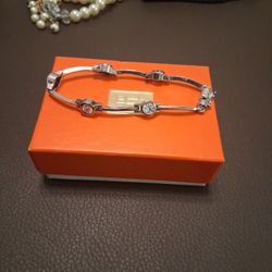 Women's Sterling Silver Tennis Style Bracelet With clear Round Rhinestone Settings