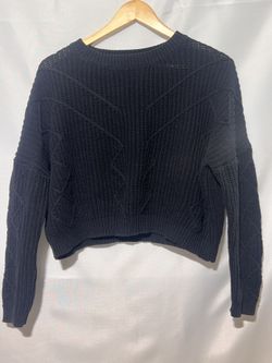 U2B BLACK Cropped knit sweater size medium   $16  Length- 15.5  Chest- 27 Waist- 25