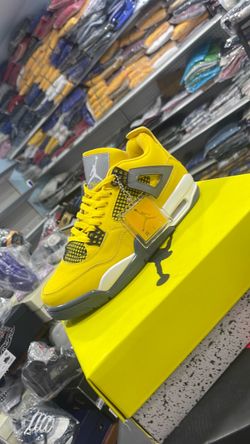 Air Jordan 4 Lightning Yellow Sneaker size 11
