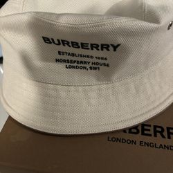 Burberry hat Size M