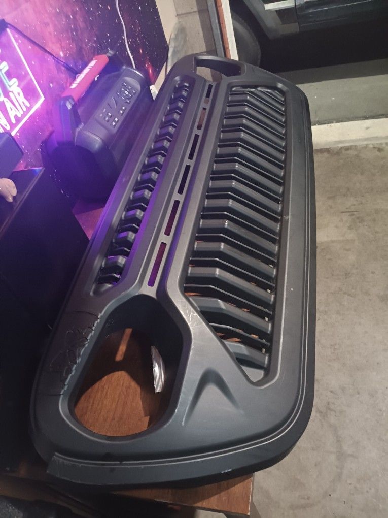 Front Bumper Grill Mask Radiator Grille for Jeep Wrangler JL Renegade Racing Grills