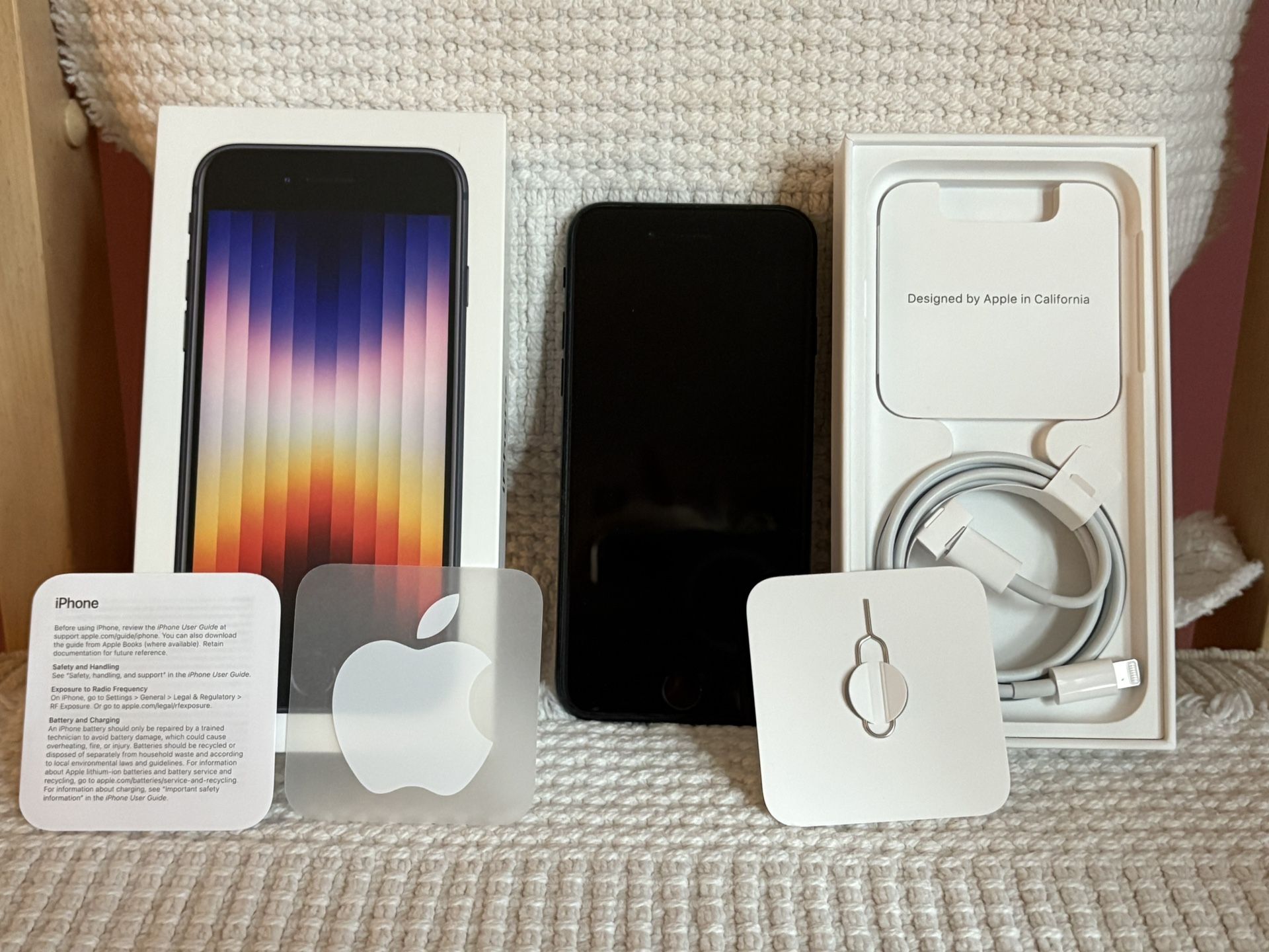 iPhone SE 3rd Gen 128Gb midnight unlocked