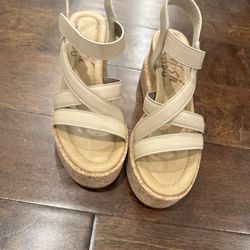 Women’s Tan Wedges Size 8