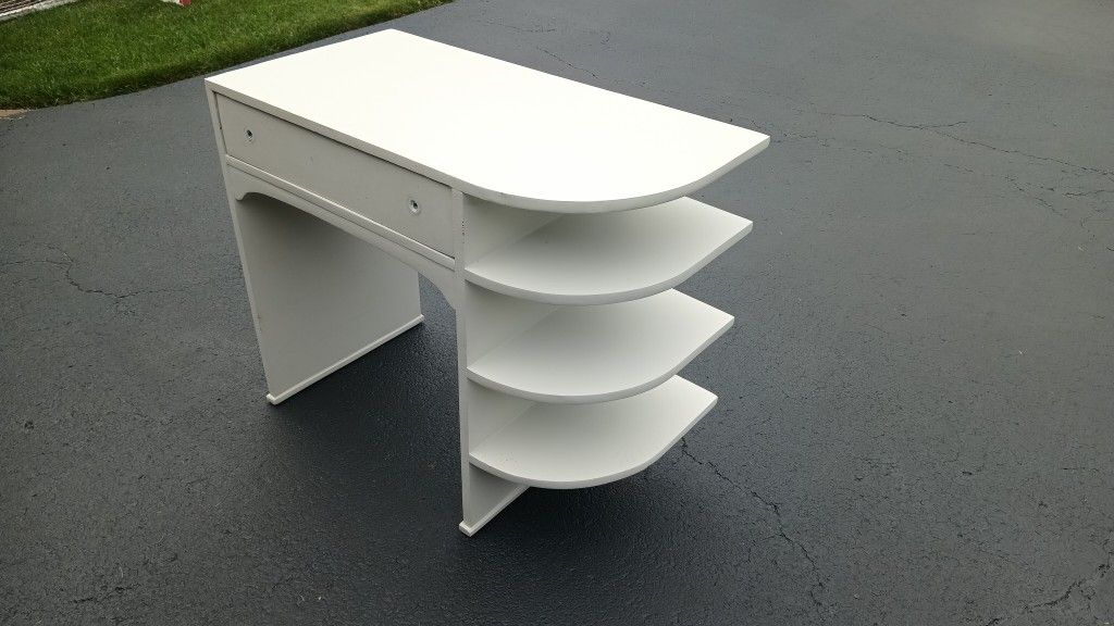 Vanity Dresser