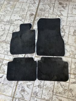 Floor mats 