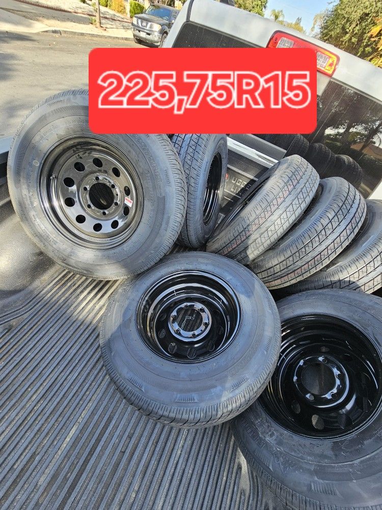 NEW TRAILER TIRE 6 LUGS,225/75R15
SALE TIRE AND WHEEL EACH FOR SALE TOGHETER,ESPECIAL FOR TRAILERS ONLY FOR ANY QUESTION TEXT ME PLEASE HABLO ESPAÑOL