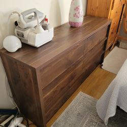 with drawers. 61 Width Inc 31length  Inc https://offerup.com/redirect/?o=MTcuaW5j Depth