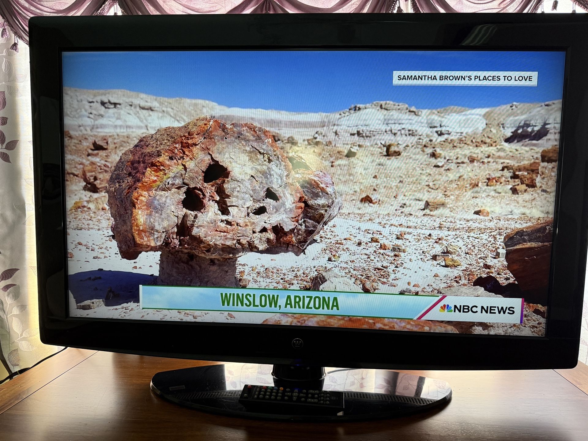 40” Digital TV With Remote Control