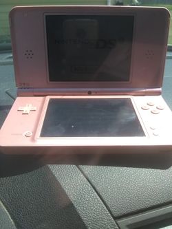 Nintendo DS XL pink