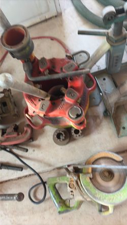 Pipe Threading Machine with Dies and Tools