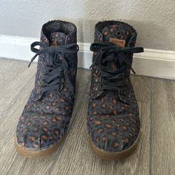 Blue/orange Cheetah Print Toms Boots (size 8)