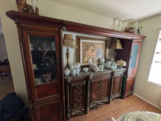 Hutch Caninet