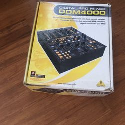 BERINGER Mixer 