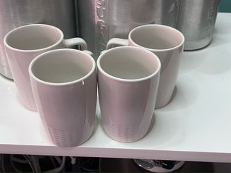 United Airlines mugs