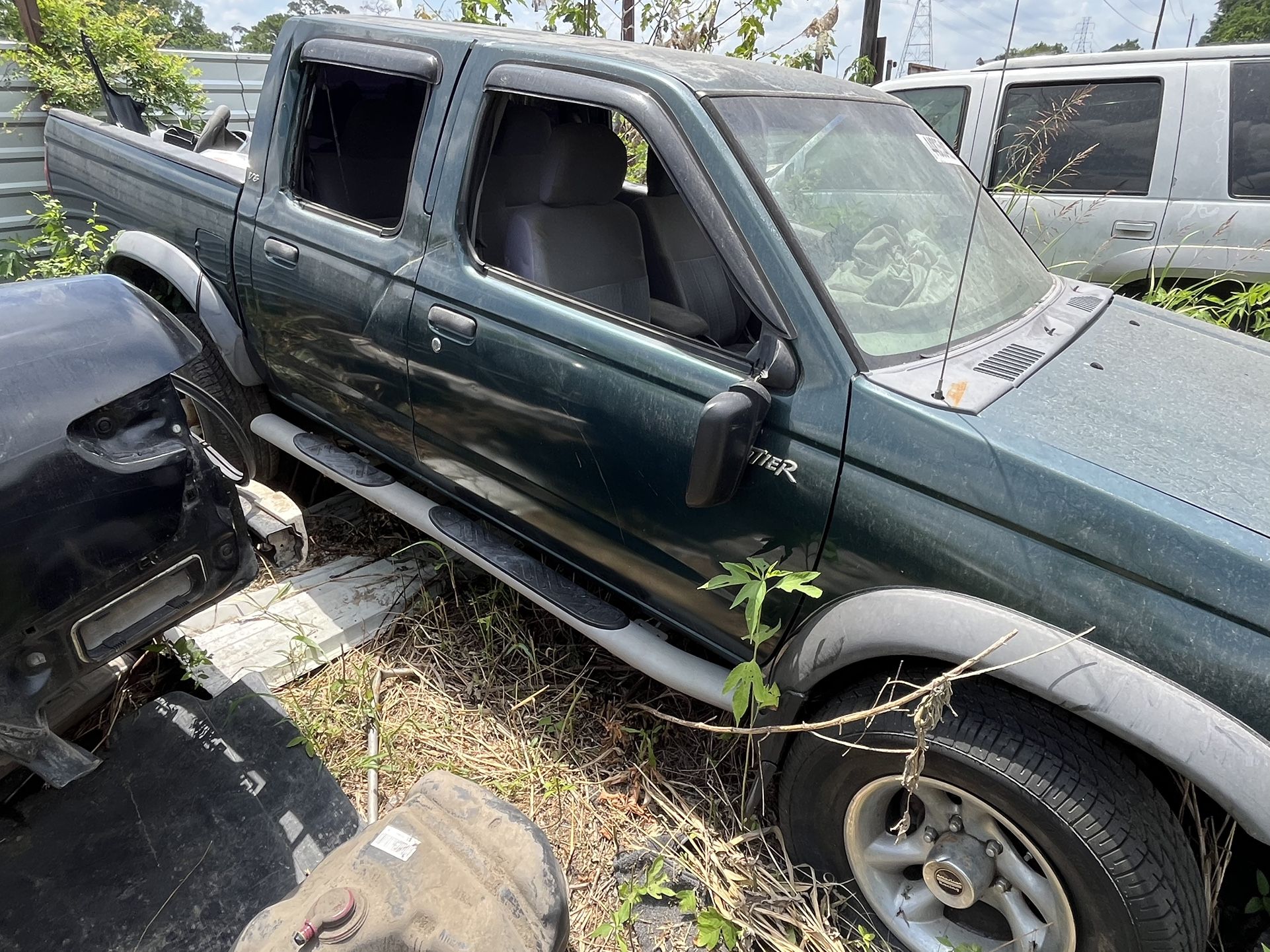 2000 Nissan Frontier For Parts (98-01)