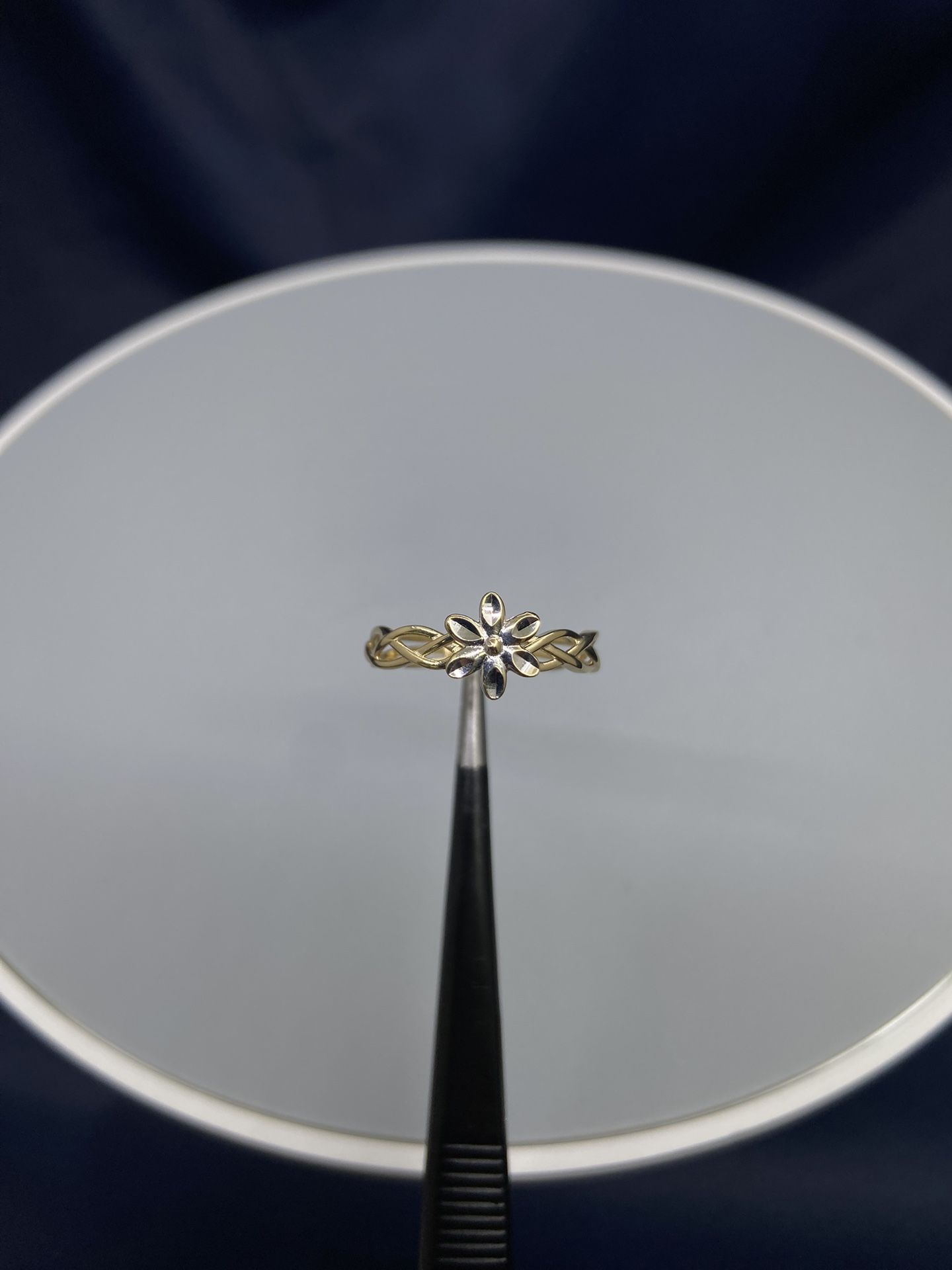 14K2T Flower Braided Design Ring