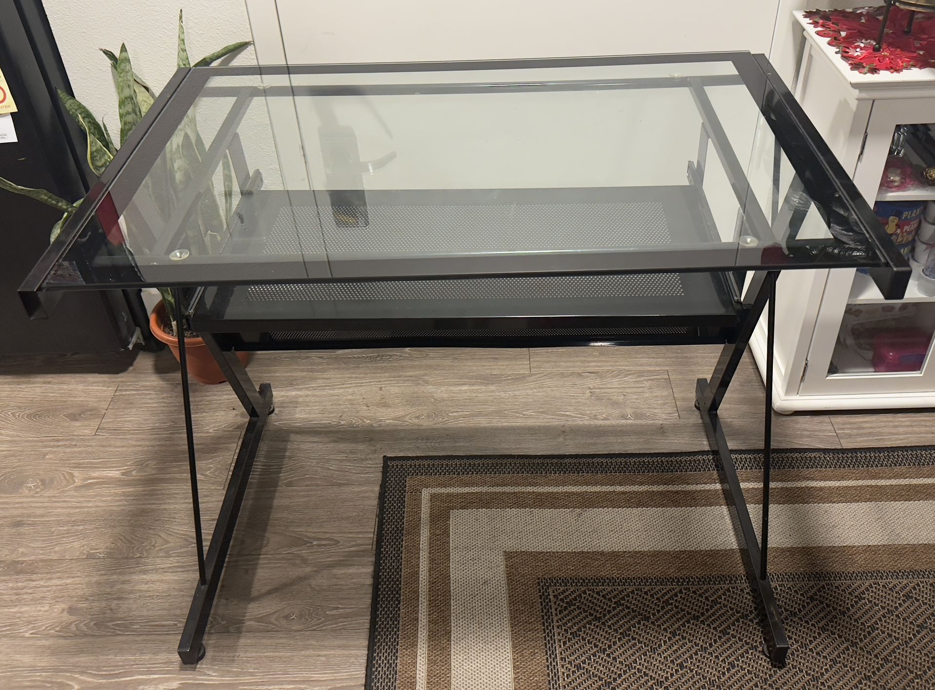 COMPUTER TABLE (glass)