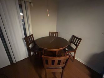 Dinette table