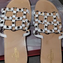 Valentino Slides