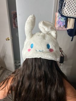 Cinnamon roll hat with air pump handle