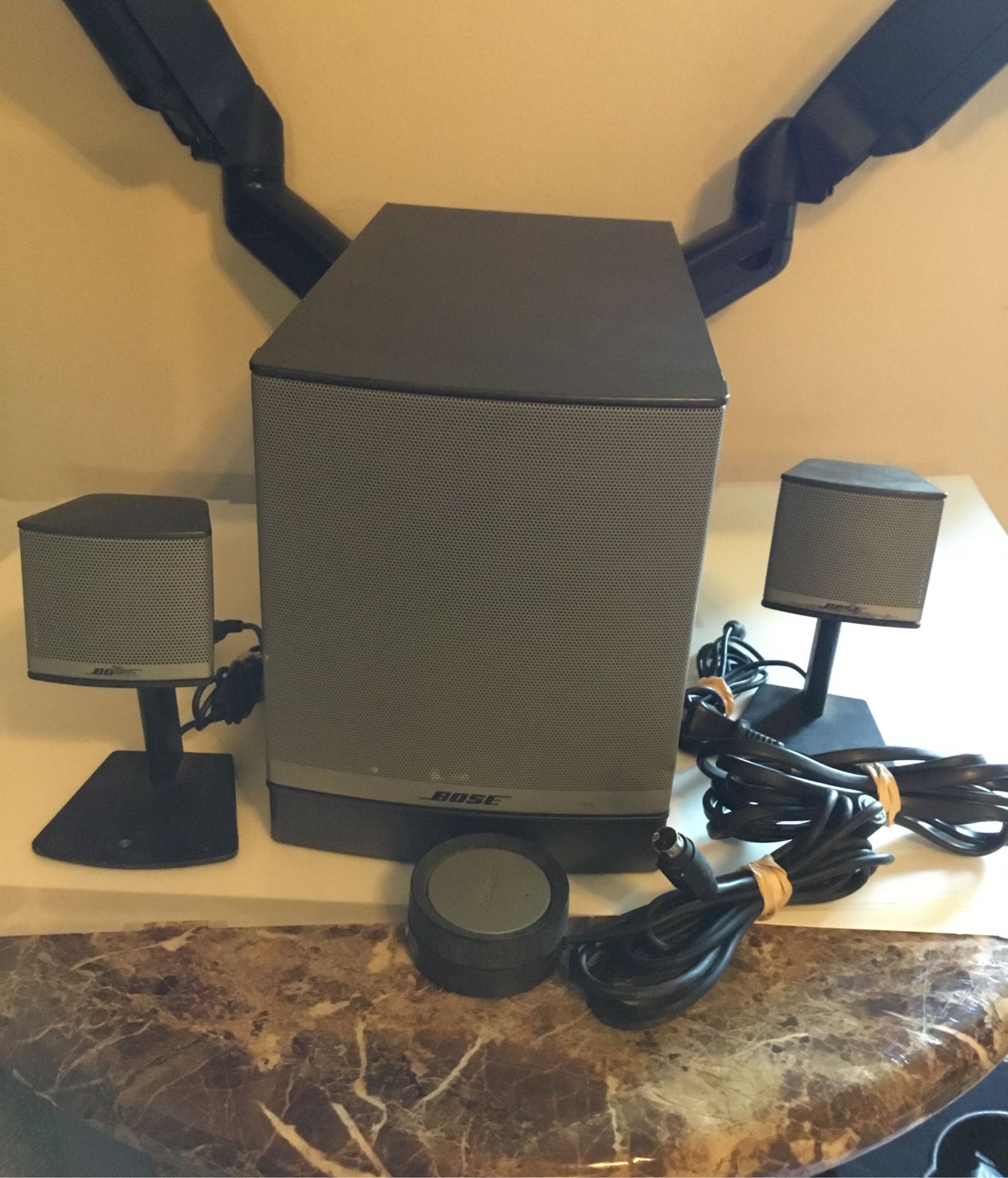 Bose companion 3 series II MULTIMEDIA SPEAKER SYSTEM