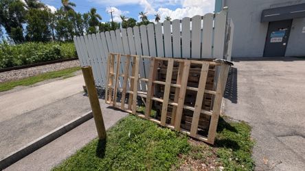 Pallet large 48x 96 4 ft 8 ft