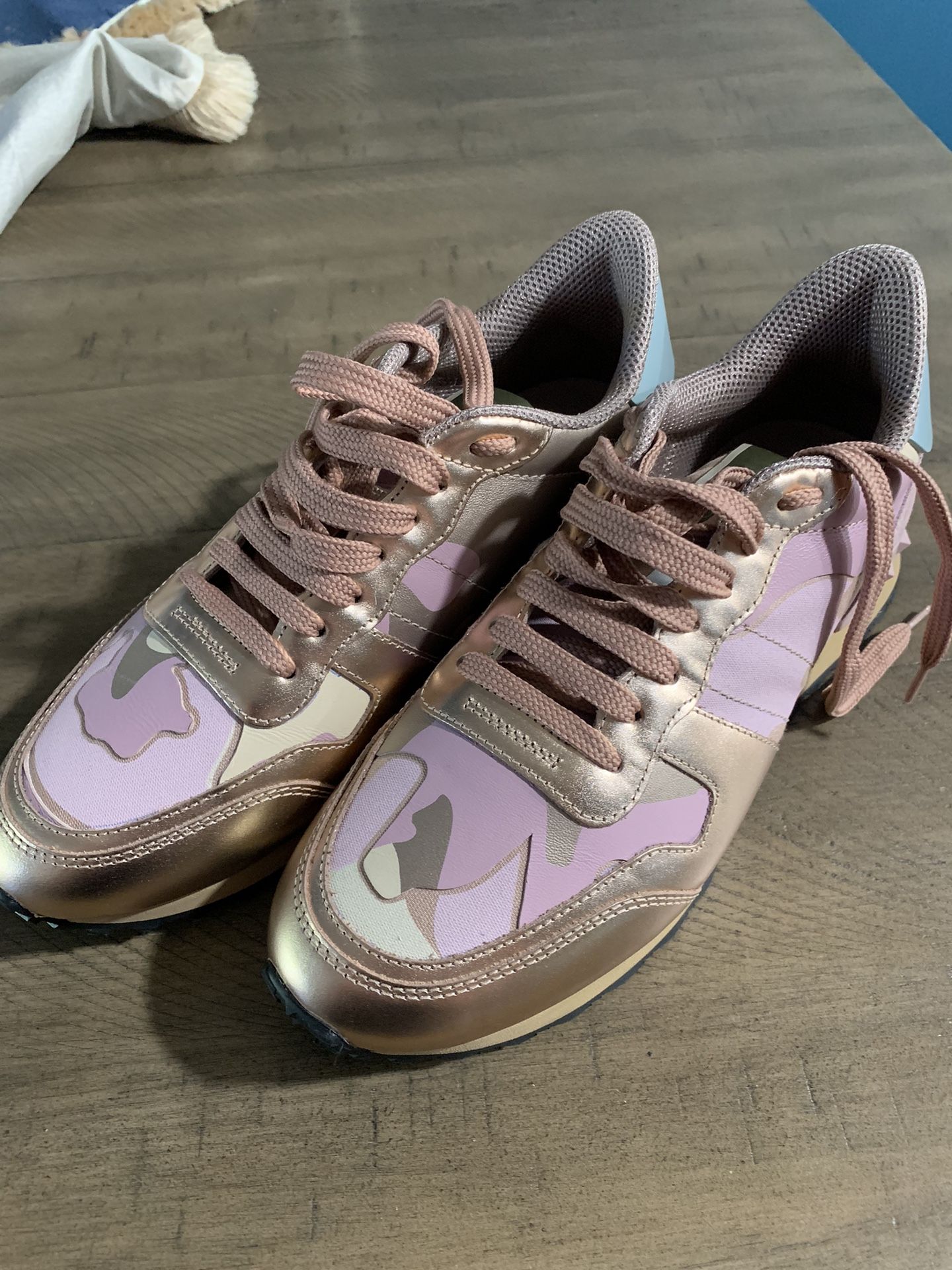 New Authentic Rockstud Valentino Sneaker Size 8 for Sale in Los Angeles, - OfferUp