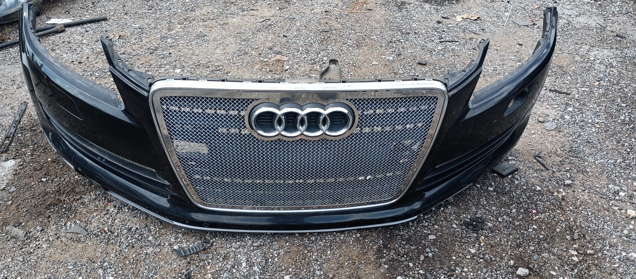 Complete Front Bumper Cover With Gillie And Everything On It For 2009/12 Audi Q7