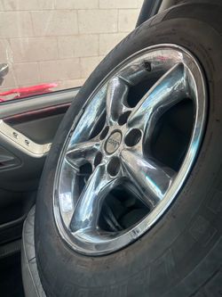 Set of 5 Jeep wheels