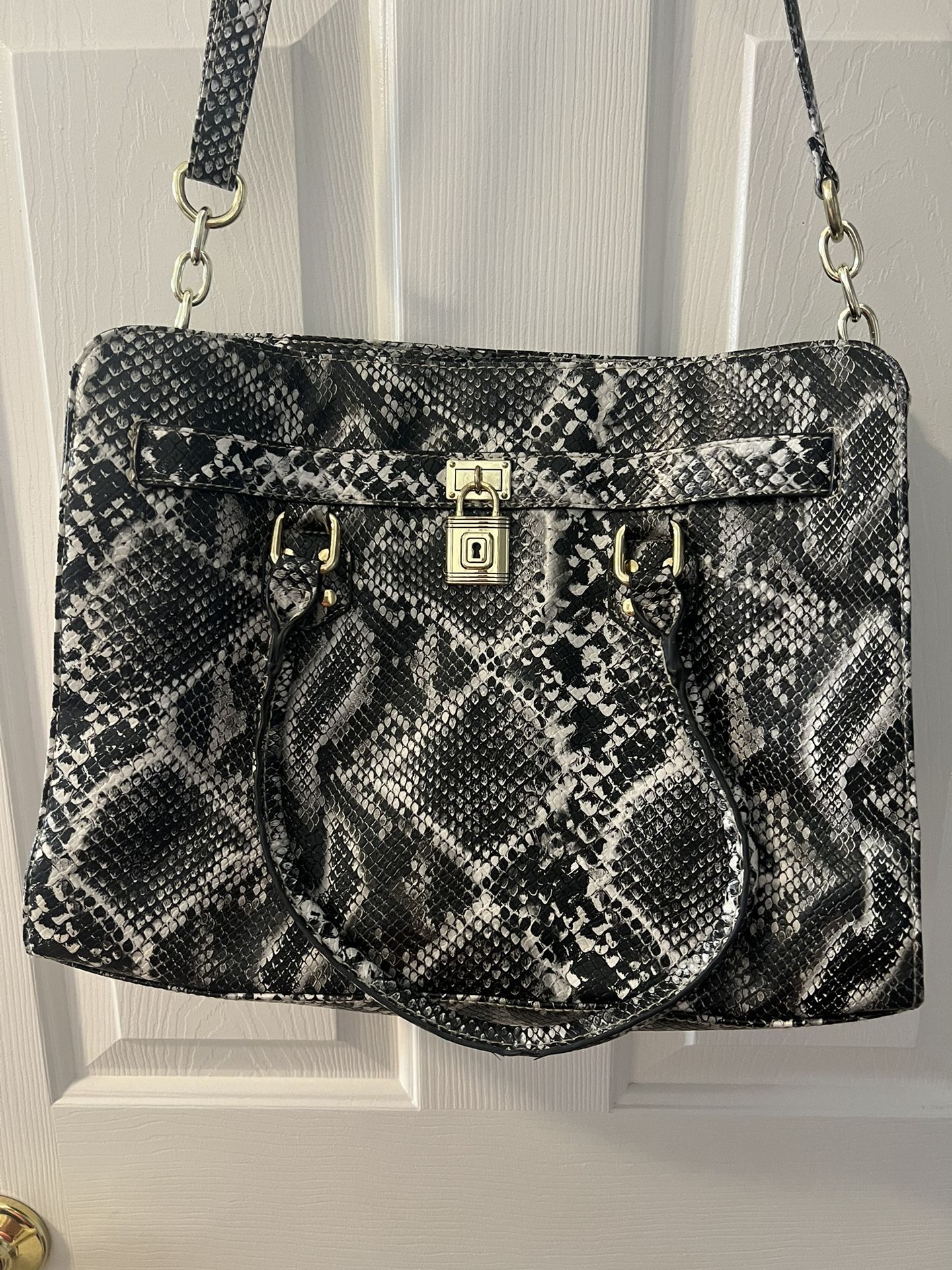 Women’s Messenger Purse/Bag