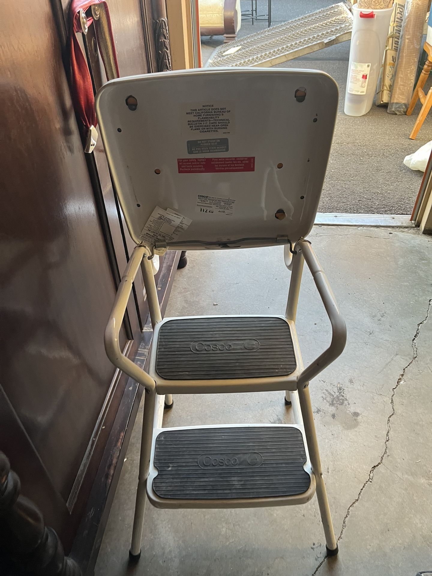 Adorable Vintage Chair/stool
