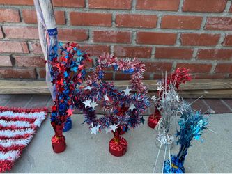 LAST CHANCE! 7/4 decor! $40