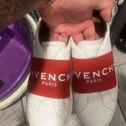 Givenchy 43