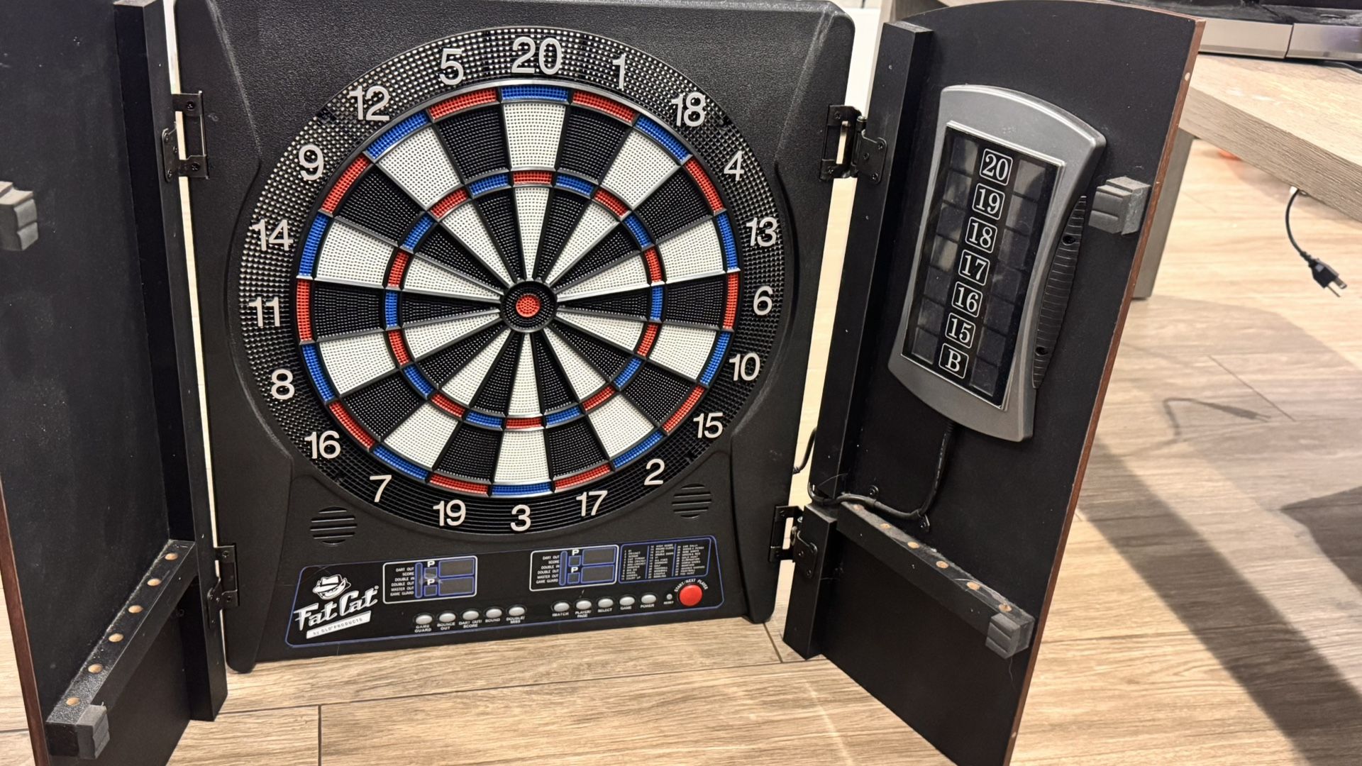 Electronic Dartboard Cabinet Set