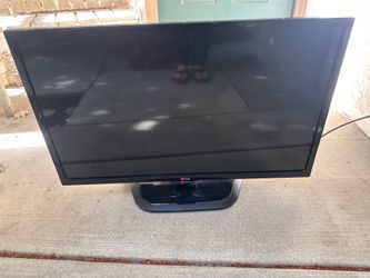 Working LG 32in TV w/ Remote