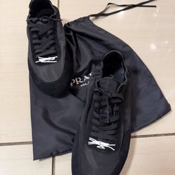 Pr@D@ Loafers size 11