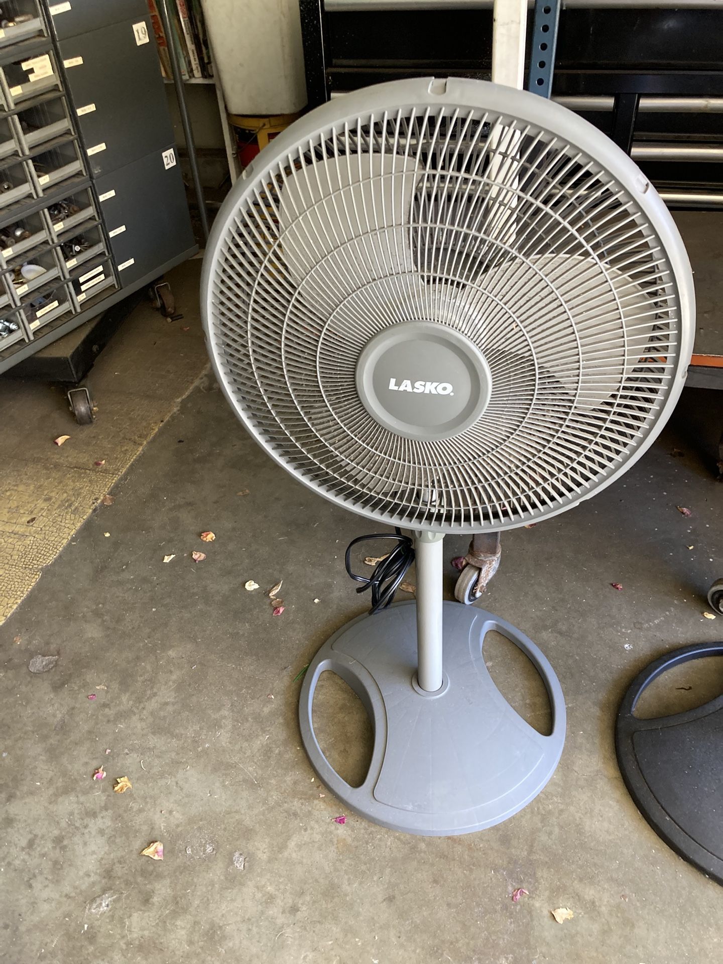 Three speed oscillating fan.