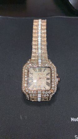 Luxury watch to make your outfits pop 🔥🥶