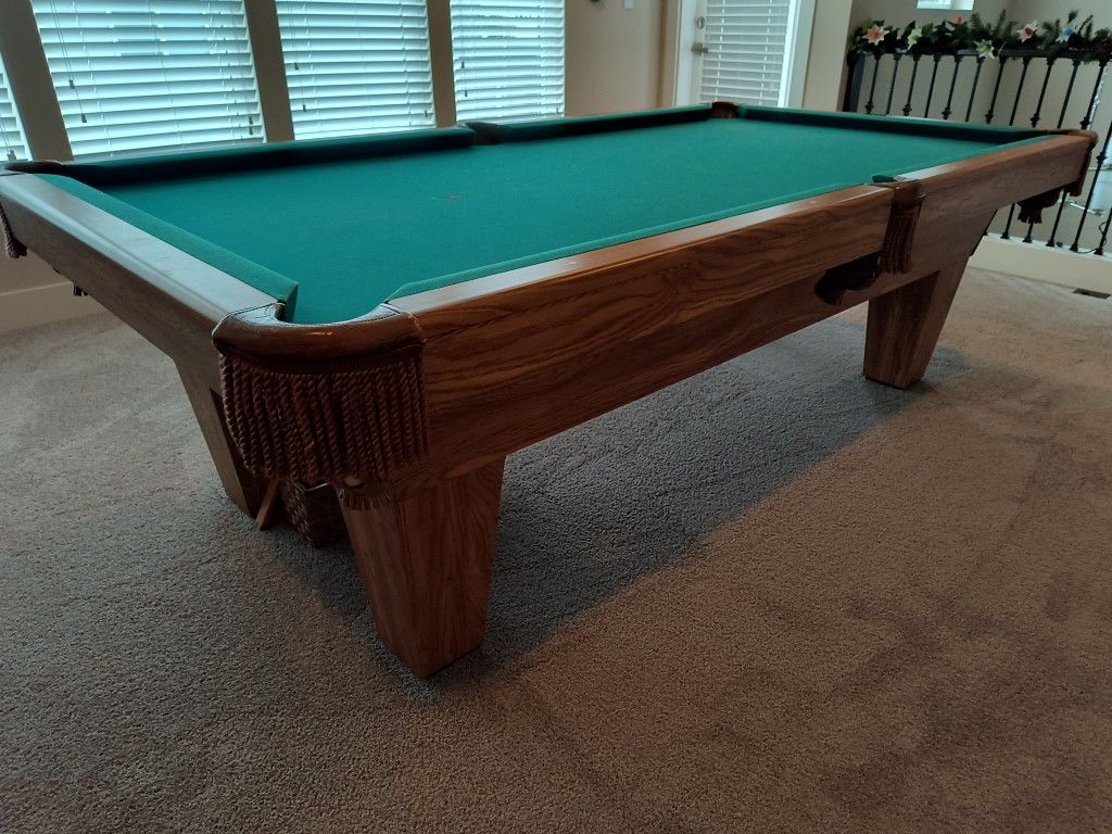 Brunswick Scottsdale 8' Slate Pool Table + Equipment 