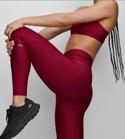 Alo Yoga 7/8 High-Waist Airlift Leggings  Summer Romance Red Size Med NWT