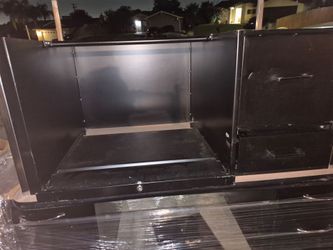 Metal desk