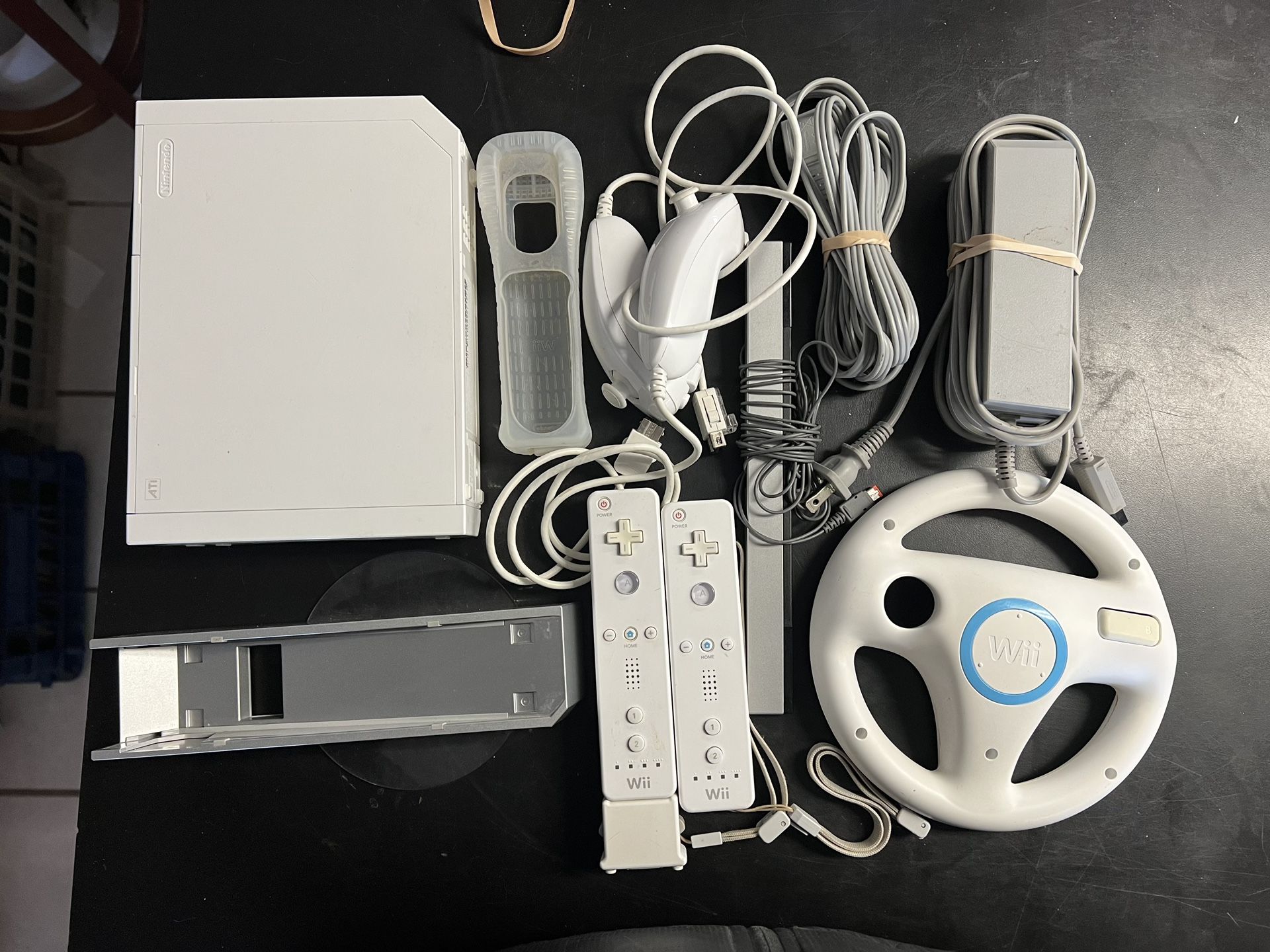 NINTENDO WII Console SYSTEM LOT w/Wires & Controllers - TESTED & WORKING