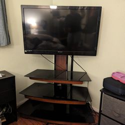 Emerson 40 In TV With Entertainment Center TV Stand