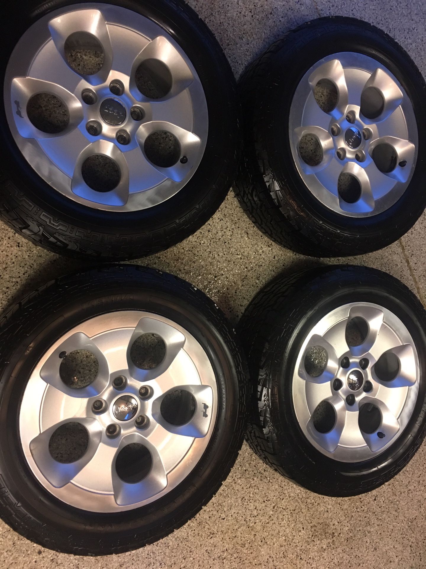 Jeep wheels & tires