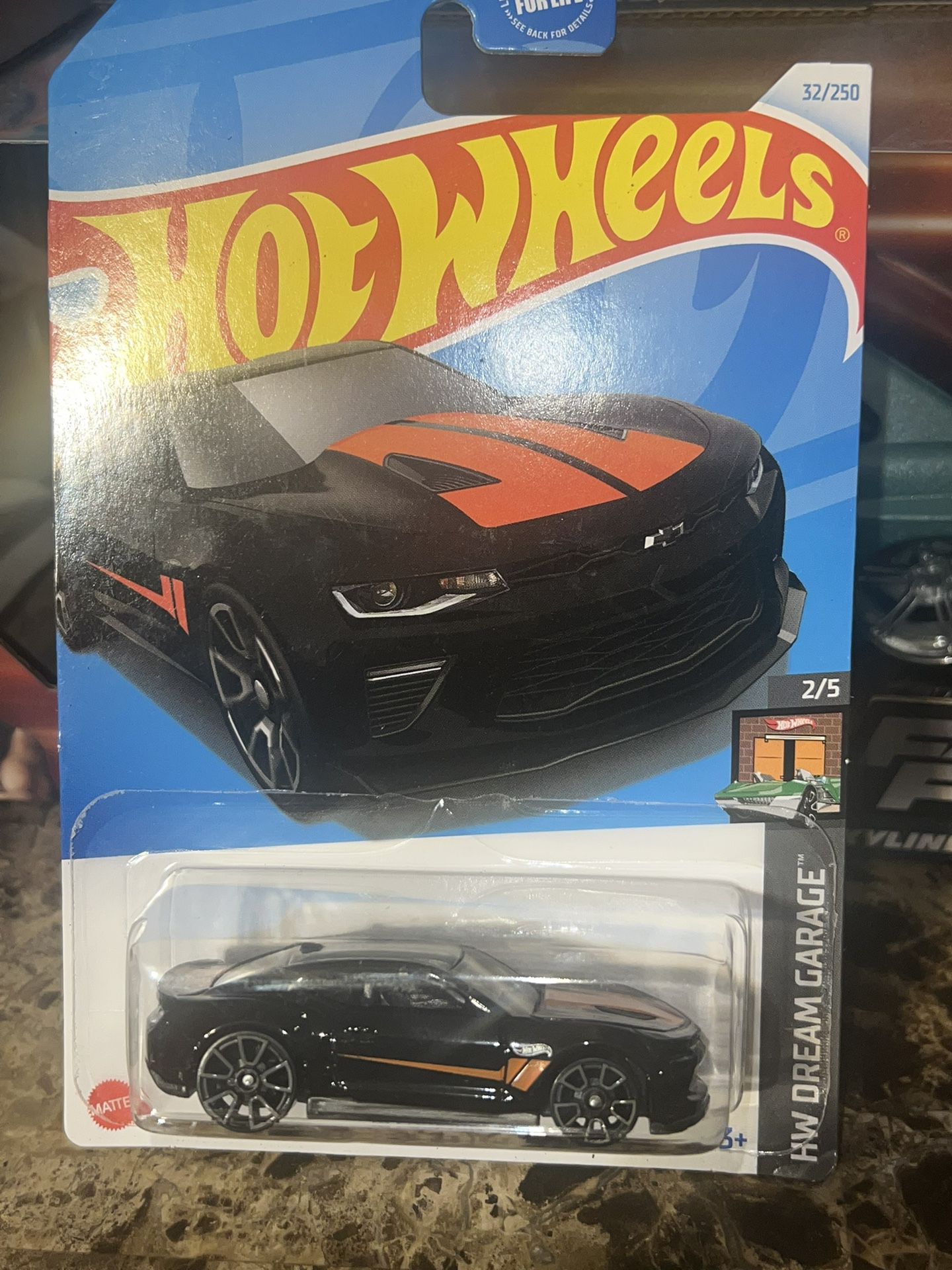 18 Camaro SS Hotwheels 