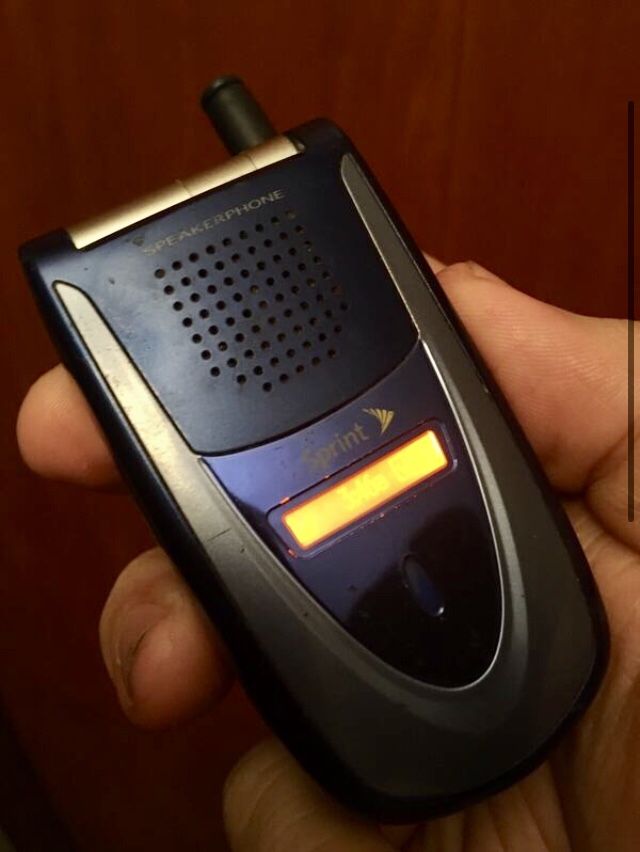 Sanyo VI-2300 Cell Phone •Sprint•