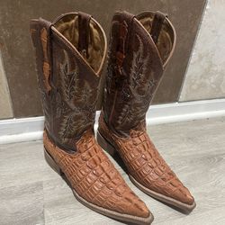 Mens Boots (size 7.5 US)