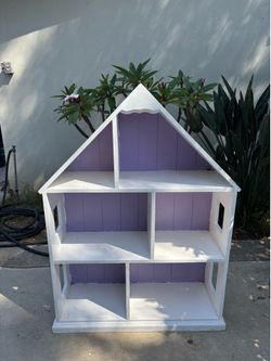 Bookshelf / dollhouse