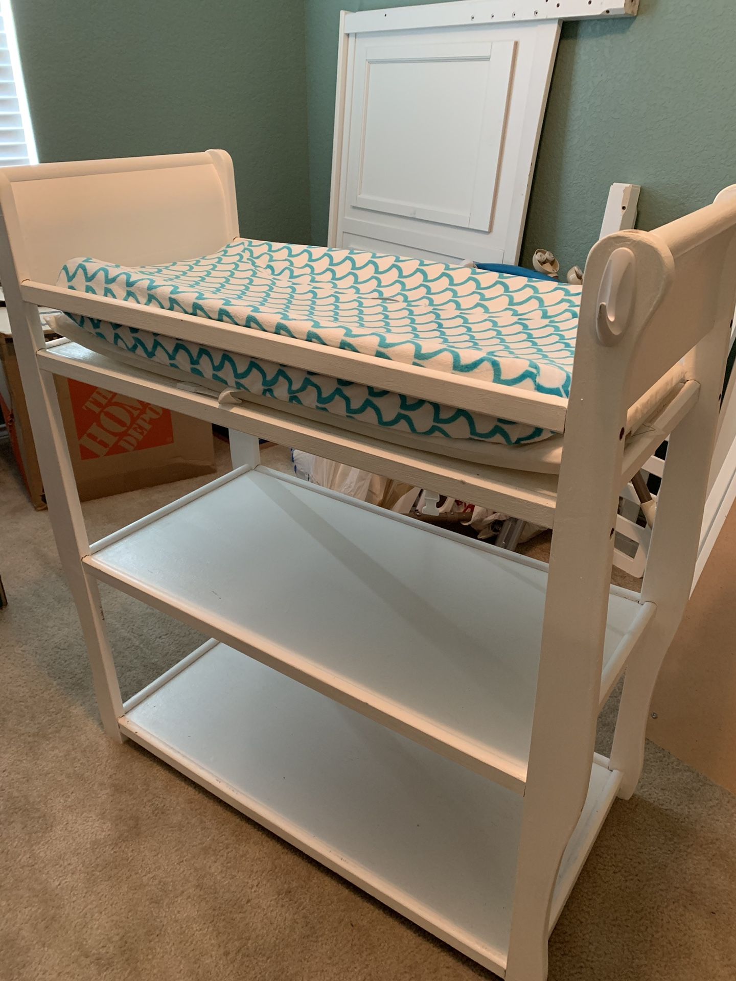 Changing Table and Comfy Chair - READ DESCRIPTION